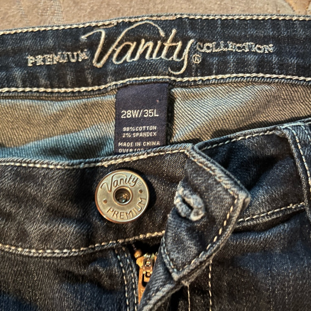Vanity Jeans 28W/35L